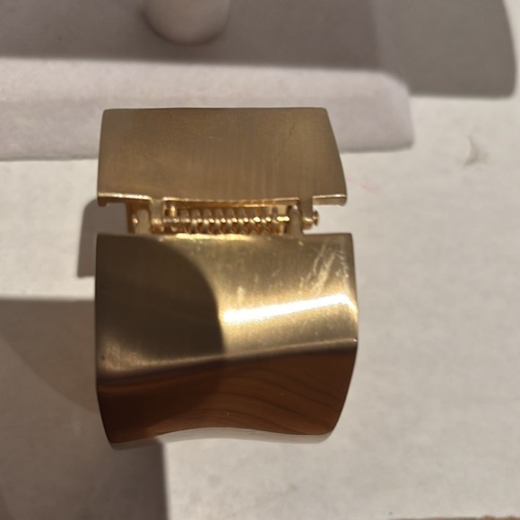 Chic Gold-Tone Cuff Bracelet - Picture 3 of 6